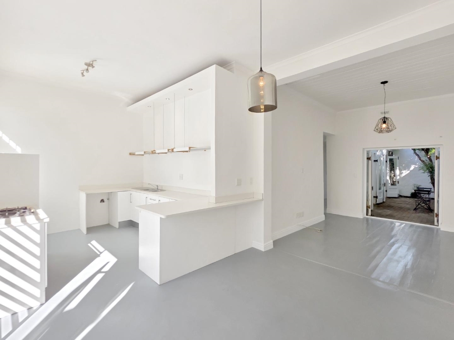 2 Bedroom Property for Sale in Gardens Western Cape